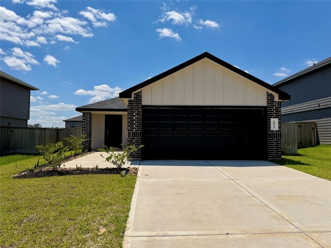 property at 40839 Hawthorne Glades St