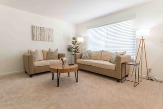 2023 Habero Dr in Escondido, CA - Building Photo - Building Photo