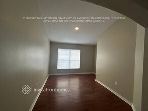 12718 Lake Vista Dr in Gibsonton, FL - Foto de edificio - Building Photo