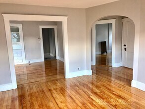 6 Newcastle Rd, Unit 2 in Boston, MA - Building Photo - Building Photo