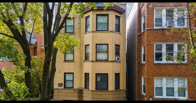 2131 W Giddings St in Chicago, IL - Building Photo - Building Photo