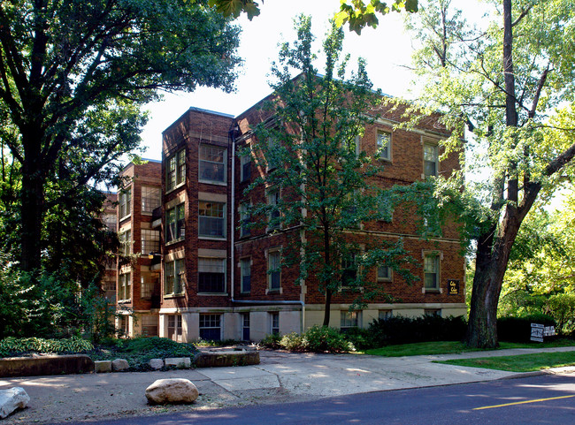 Cody Court Apartments in Peoria, IL - Foto de edificio - Building Photo