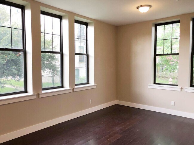 78 Summit Ave in Jersey City, NJ - Building Photo - Building Photo