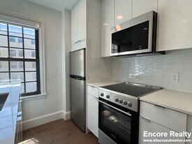 1200 Massachusetts Ave, Unit 312 in Cambridge, MA - Building Photo