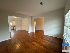 4205 Pointe Vecchio Cir in Cumming, GA - Foto de edificio - Building Photo