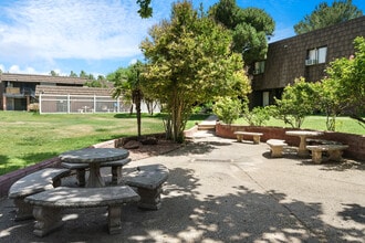Riverwood in Carlsbad, NM - Foto de edificio - Building Photo