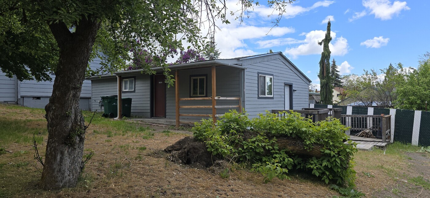 1934 Worden Ave in Klamath Falls, OR - Foto de edificio