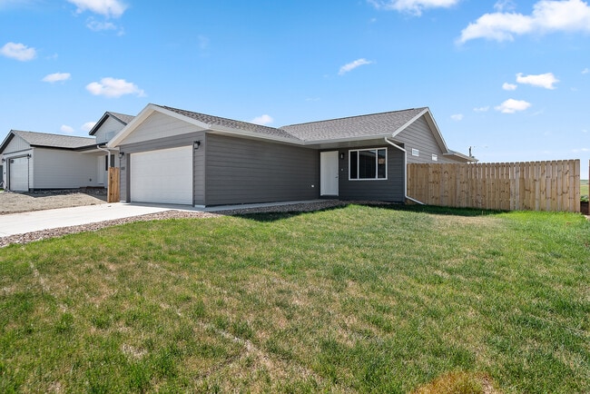 405 Nighthawk Dr in Box Elder, SD - Building Photo - Building Photo