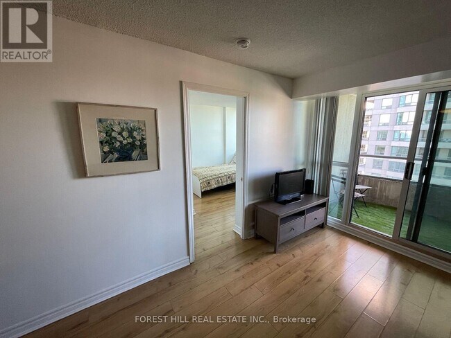 18 Spring Garden Ave in Toronto, ON - Building Photo - Building Photo