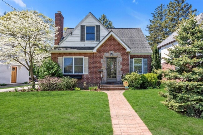 property at 18 Hathaway Dr
