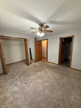 1105 N Park Ave in Chatham, IL - Foto de edificio - Building Photo