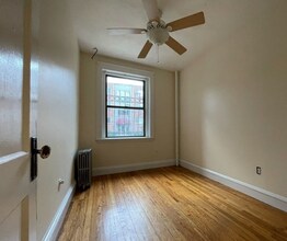 233 Kelton St, Unit 8 in Boston, MA - Foto de edificio - Building Photo