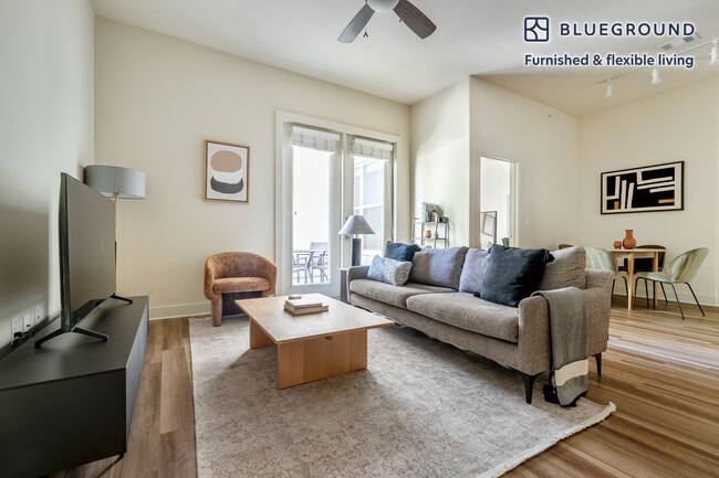 3210 Esperanza Crossing