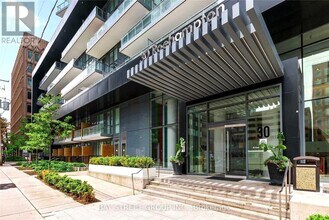 30 Roehampton Ave in Toronto, ON - Building Photo - Building Photo