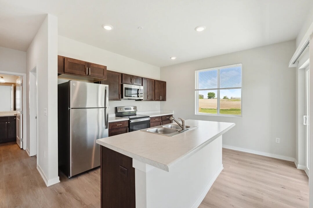 Kettlestone Peak Apartments in Waukee, IA - Foto de edificio