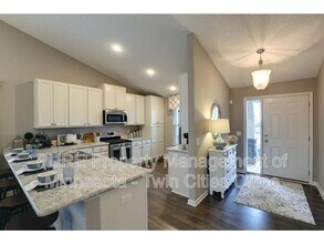 6613 Jasmine Ave S in Cottage Grove, MN - Building Photo - Building Photo