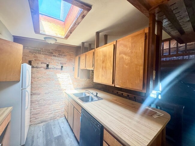 property at 514-516 N 9th St