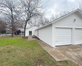 105 N Patrick St in Waxahachie, TX - Building Photo - Building Photo