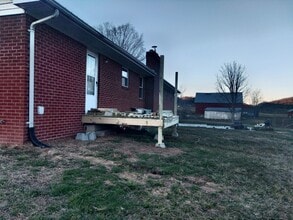 13694 Lonesome Pine Trail in Greeneville, TN - Building Photo - Building Photo