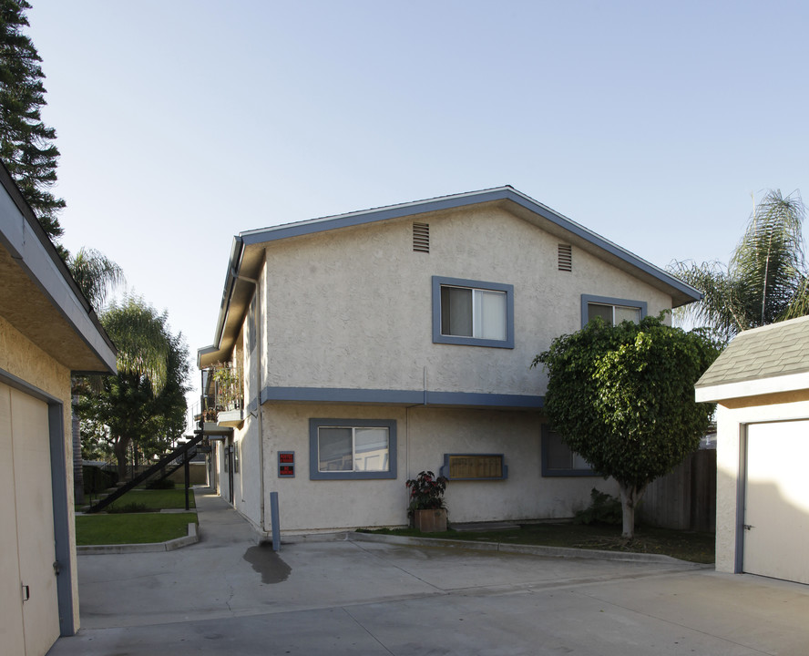 5582 Crescent Ave in Cypress, CA - Building Photo