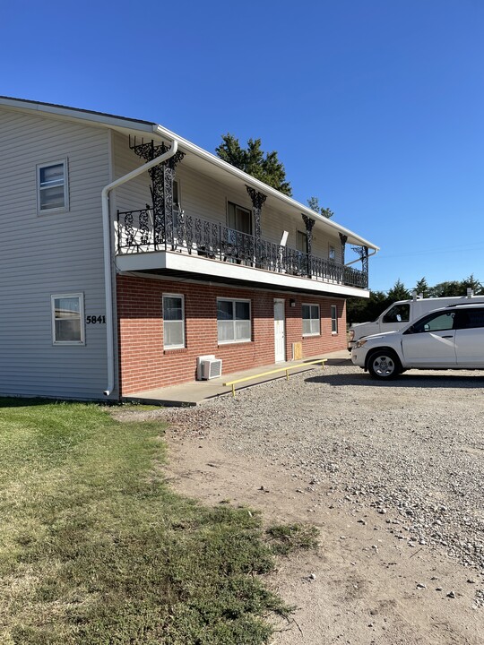 5841 Anchor Way in Great Bend, KS - Building Photo