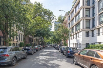 546 E 87th St in New York, NY - Foto de edificio - Building Photo