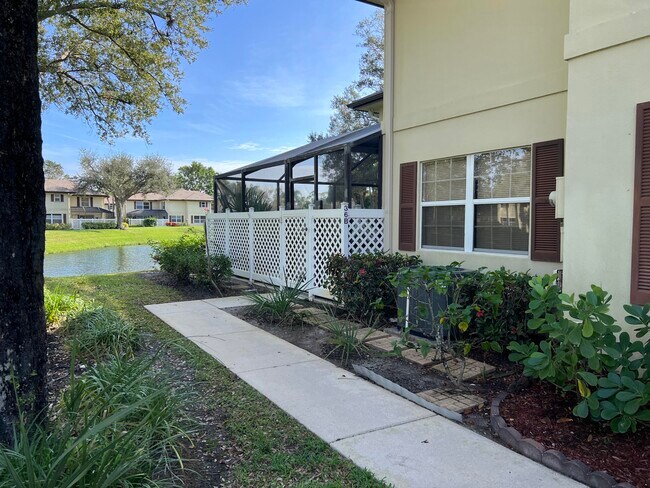 36 Danbury Ct in Royal Palm Beach, FL - Building Photo - Building Photo