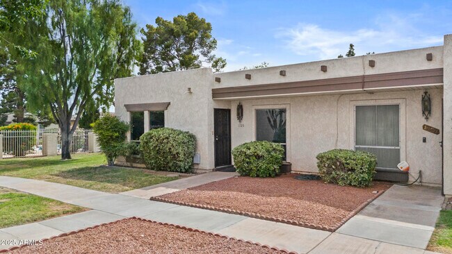 1725 N Miller Rd in Scottsdale, AZ - Building Photo - Building Photo