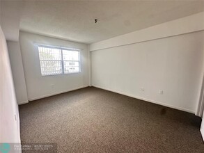 201 180th Dr in Sunny Isles Beach, FL - Building Photo - Building Photo