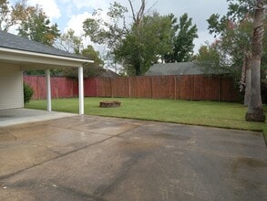 18404 White Oak Dr in Prairieville, LA - Building Photo - Building Photo