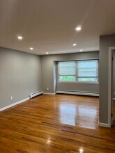 102 Garfield Ave in Jersey City, NJ - Building Photo - Building Photo