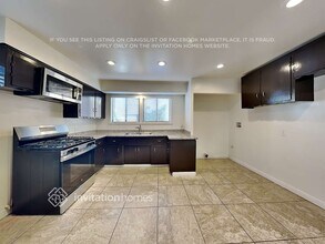 15040 Valerio St in Los Angeles, CA - Building Photo - Building Photo