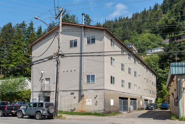 1645-1650 Tongass Ave in Ketchikan, AK - Building Photo - Building Photo