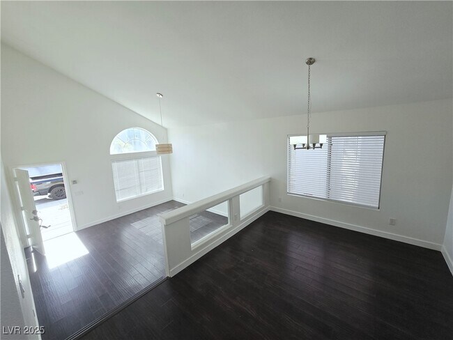 8528 W Gilmore Ave in Las Vegas, NV - Building Photo - Building Photo