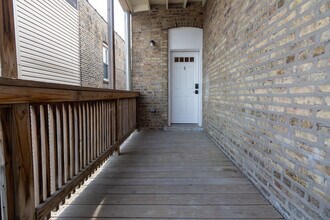 2850 W Barry Ave in Chicago, IL - Building Photo - Building Photo