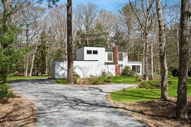 property at 7 Pine Ln