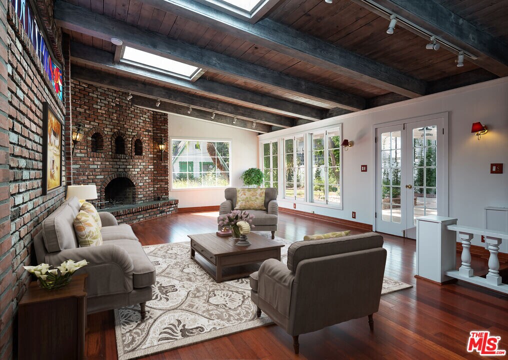 14842 Morrison St in Los Angeles, CA - Building Photo