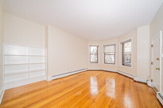 1728 Beacon St, Unit 1 in Brookline, MA - Building Photo - Building Photo