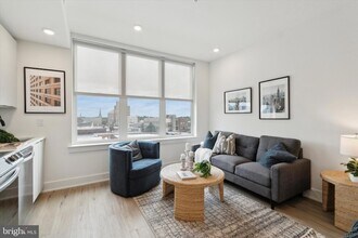 139 W Chelten Ave, Unit 409 in Philadelphia, PA - Foto de edificio - Building Photo