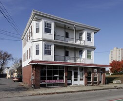 1753-1757 Cranston St in Cranston, RI - Building Photo