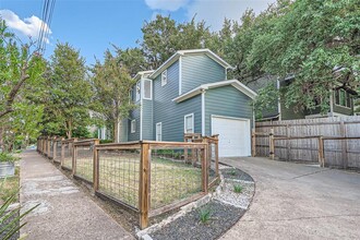 401 W Johanna St in Austin, TX - Building Photo - Building Photo