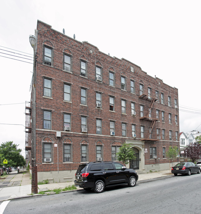 Snyder Court in Brooklyn, NY - Building Photo