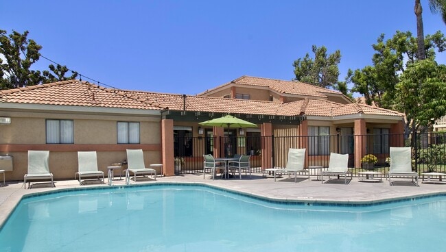 200 S Linden Ave in Rialto, CA - Building Photo - Building Photo