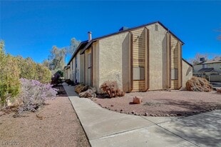527 Kristin Ln in Henderson, NV - Building Photo