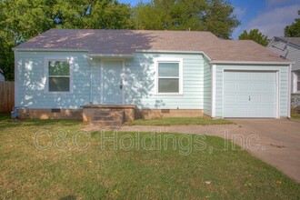 842 N Delaware Pl in Tulsa, OK - Building Photo - Building Photo