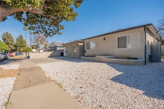 7736 Etiwanda Ave, Unit 03-03307 in Los Angeles, CA - Building Photo - Building Photo