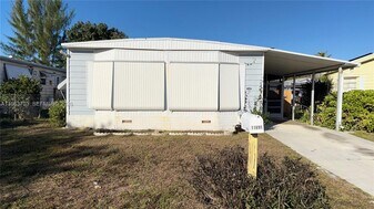 11898 Flotilla Pl in Boca Raton, FL - Building Photo