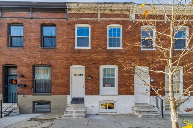 property at 912 N Milton Ave