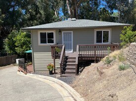 133 Williamson Ct in Martinez, CA - Building Photo