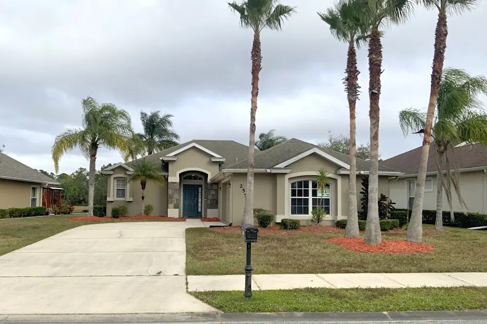 258 Perfect Dr in Daytona Beach, FL - Building Photo